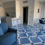 Acquamarina Luxury With Panoramic Marina View Апартаменти *
