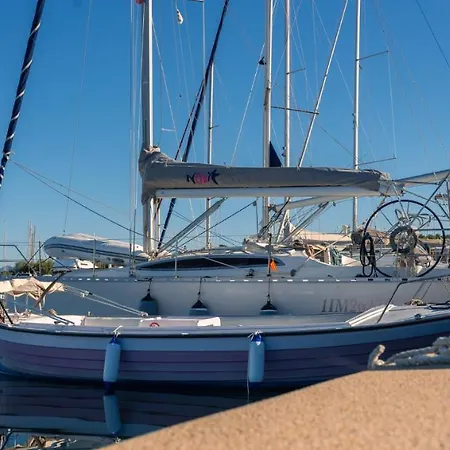 Acquamarina Luxury With Panoramic Marina View דירה *